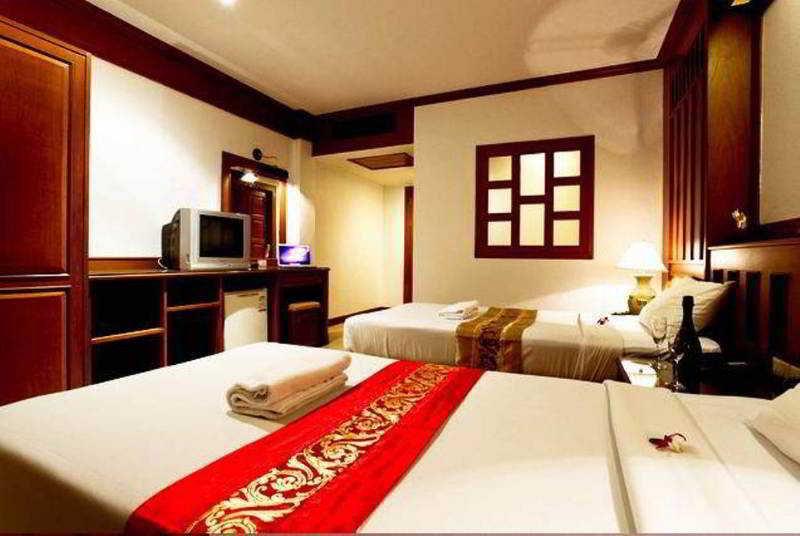 Cello Hotel Patong Exterior photo